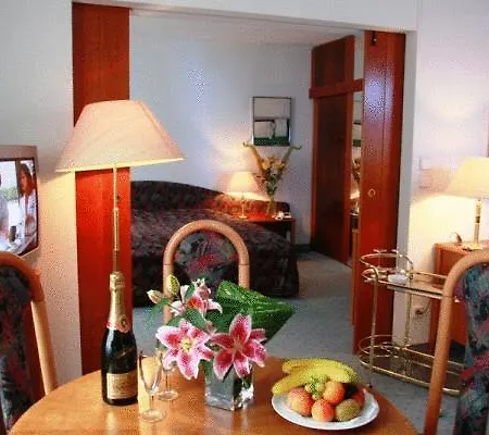 Hotel Club Praha Prŭhonice