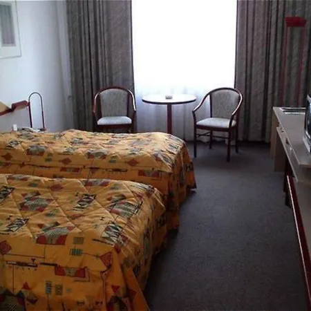 Hotel Club Praha Prŭhonice