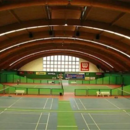 Ξενοδοχείο Club Praha 4*