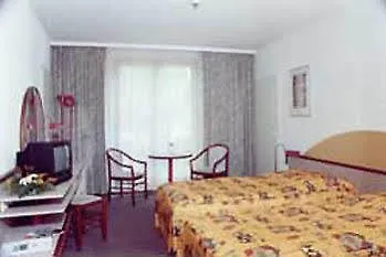 Hotel Club Praha Prŭhonice