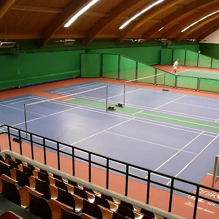 Ξενοδοχείο Club Praha 4*